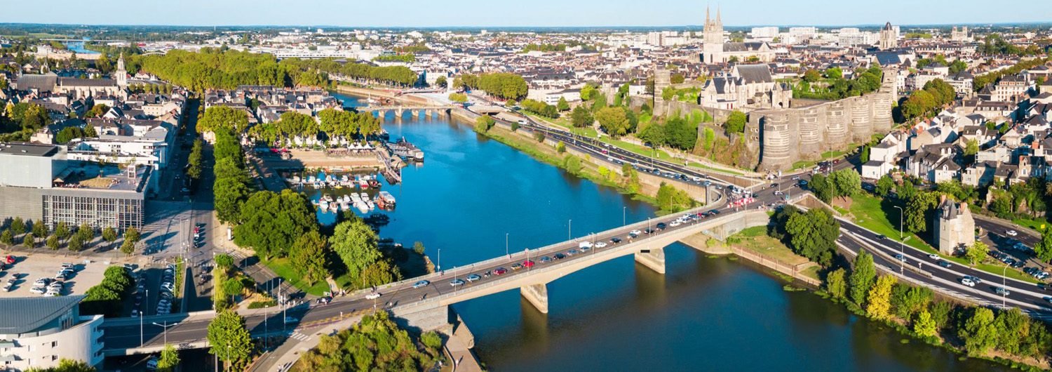 Vue du Maine-et-Loire, zone d'intervention du vitrier